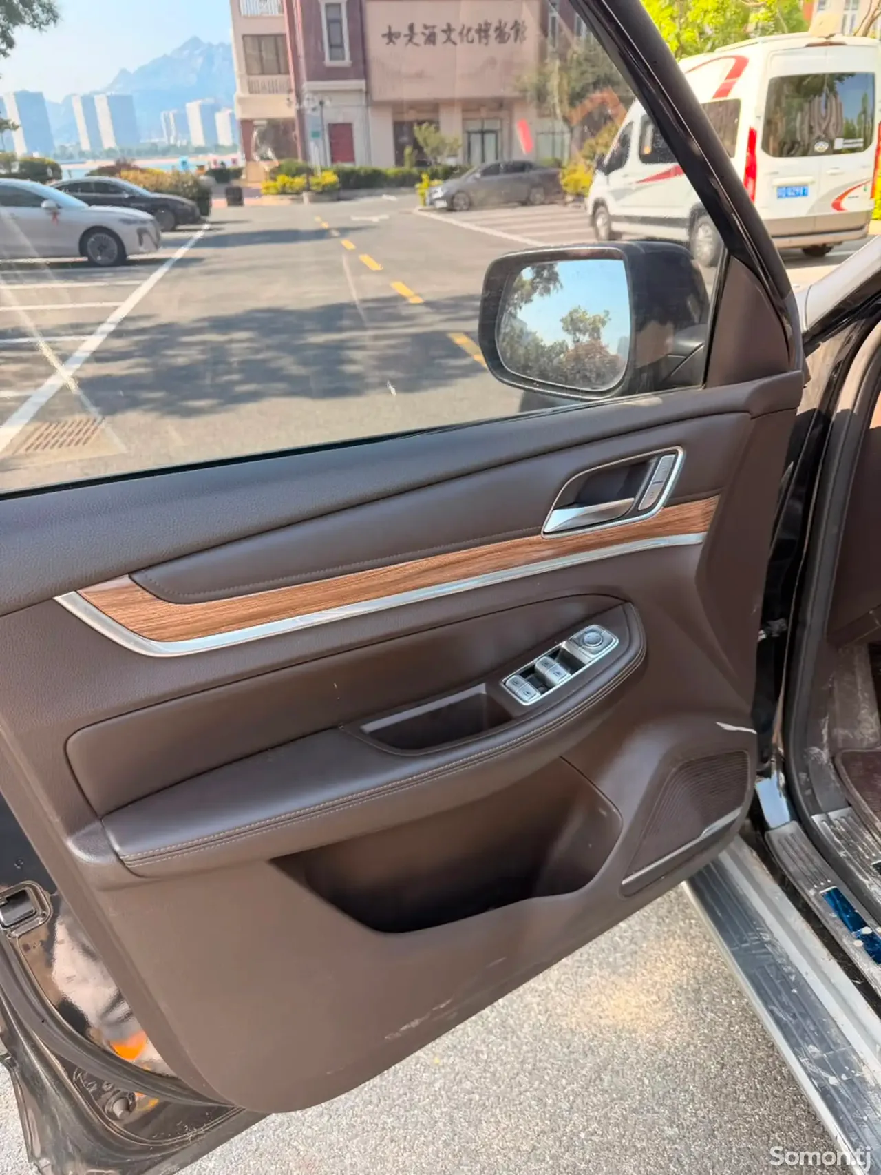 Roewe RX8 2018 · 2.0 AT