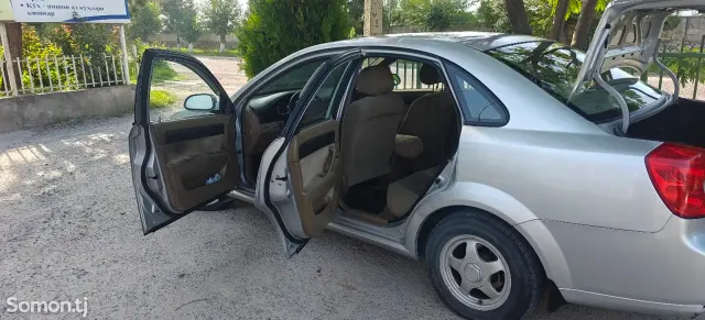 Chevrolet Lacetti 2007 · 1.6 AT