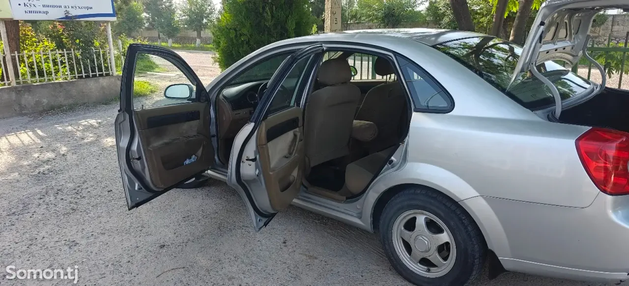 Chevrolet Lacetti 2007 · 1.6 AT