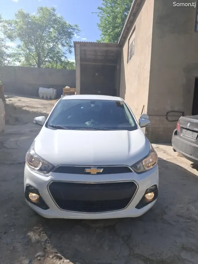 Chevrolet Spark 2016 · 1.1 AT