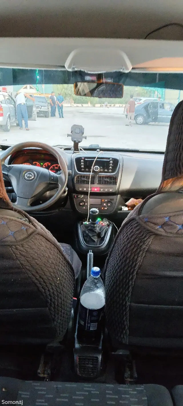 Opel Combo 2016 · 1.6 MT