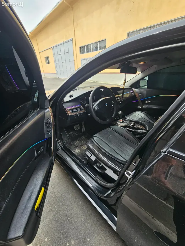 BMW 5 series 2004 · 3.0 AT