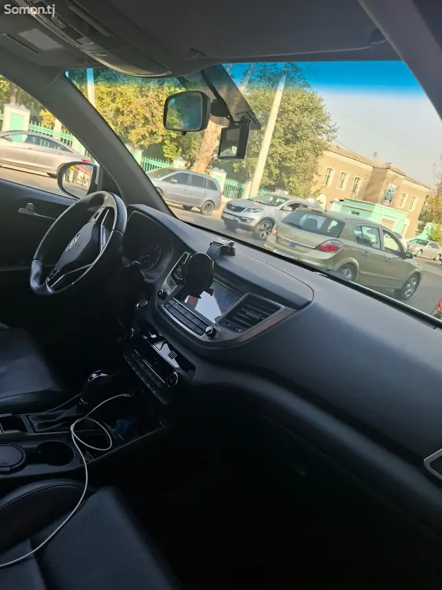 Hyundai Tucson 2016 · 1.7 AT