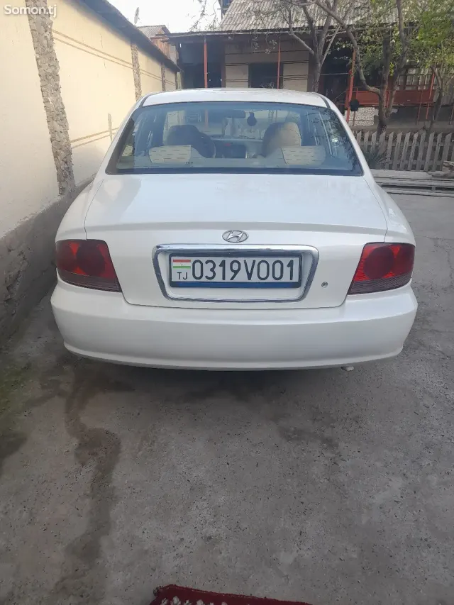 Hyundai Sonata 2003 · 2.0 MT