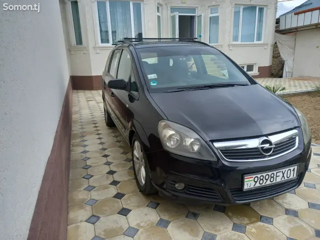 Opel Zafira 2007 · 1.9 MT