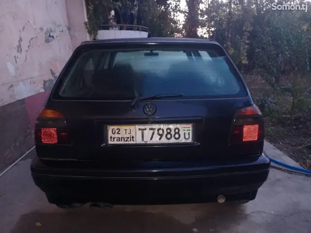 Volkswagen Golf 1993 · 2.8 MT