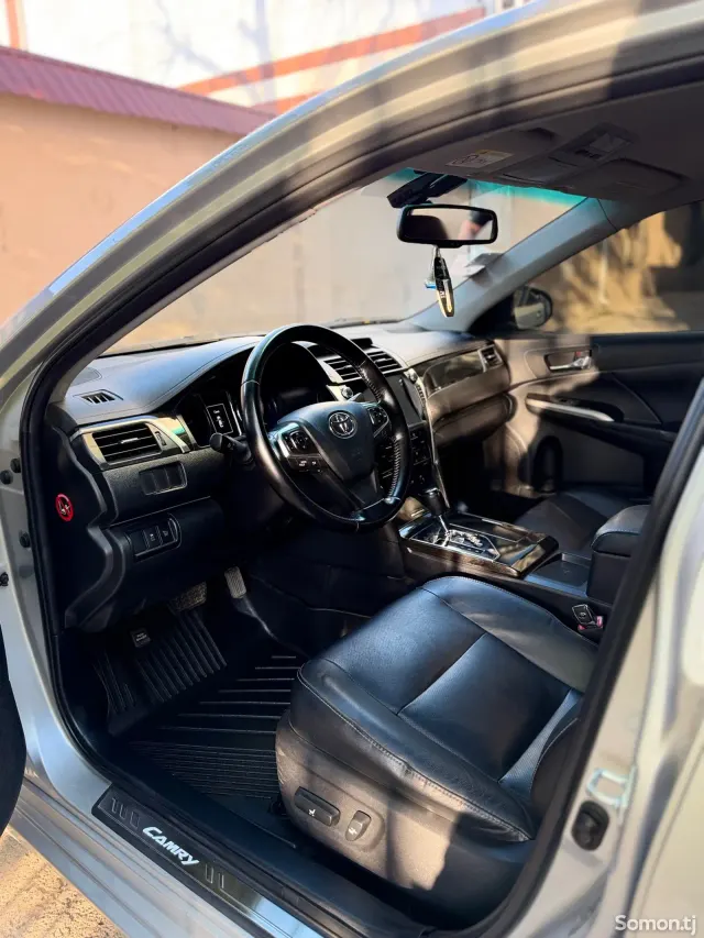 Toyota Camry 2016 · 2.5 AT