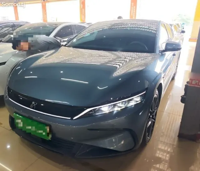 BYD Han 2025 · AT