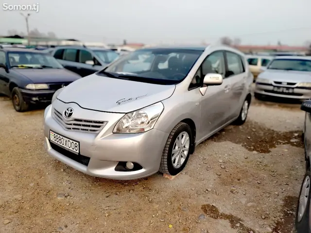 Toyota Verso 2012 · 1.8 MT