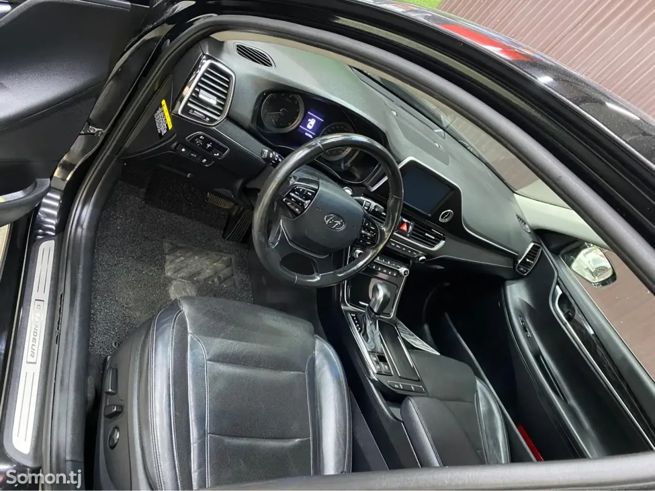 Hyundai Grandeur 2016 · 2.4 AT