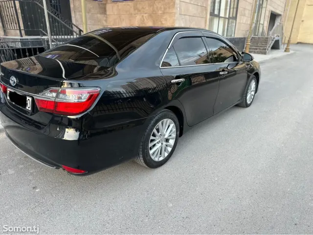 Toyota Camry 2015 · 2.5 AT