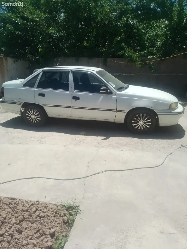 Daewoo Nexia 1994 · 1.6 MT