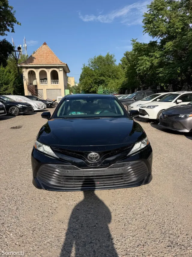 Toyota Camry 2017 · 2.5 AT