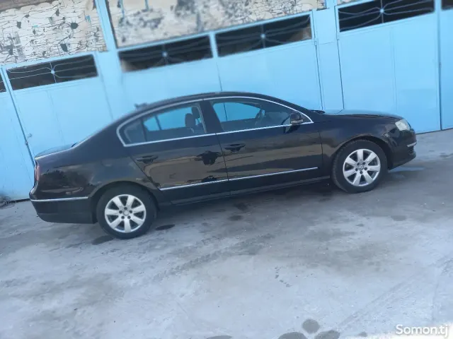 Volkswagen Passat 2006 · 1.8 AT