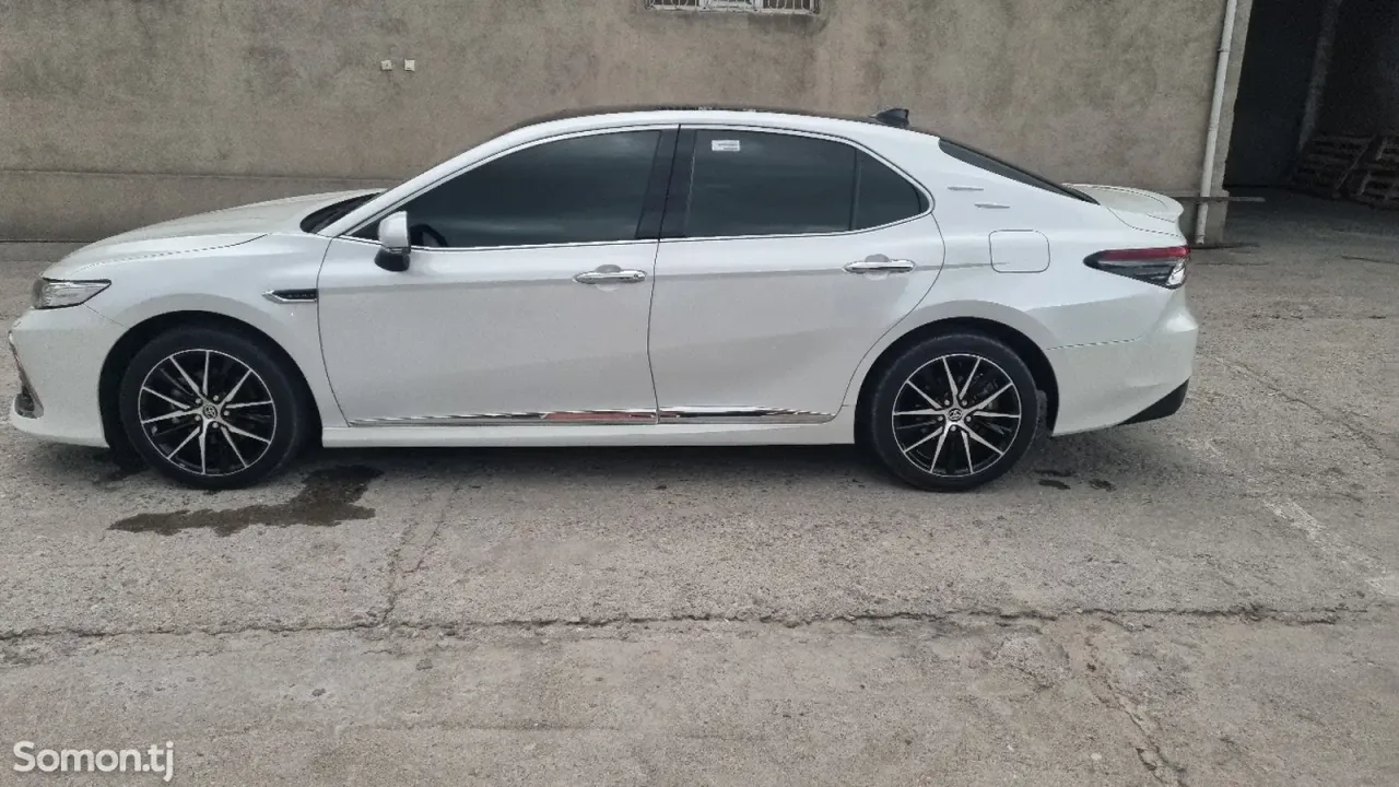 Toyota Camry 2023 · 2.5 AT