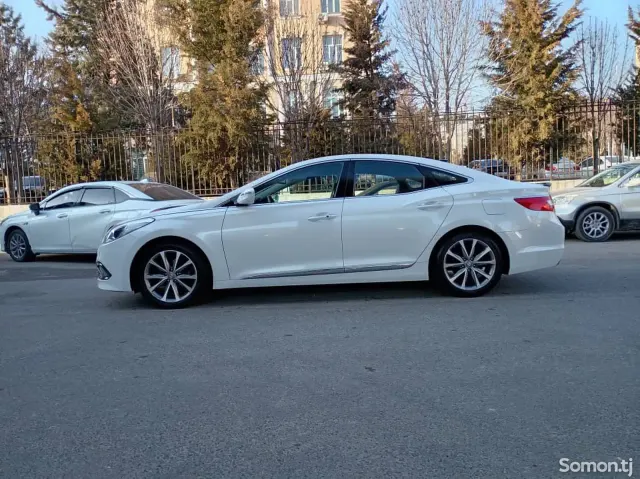 Hyundai Grandeur 2016 · 2.4 AT