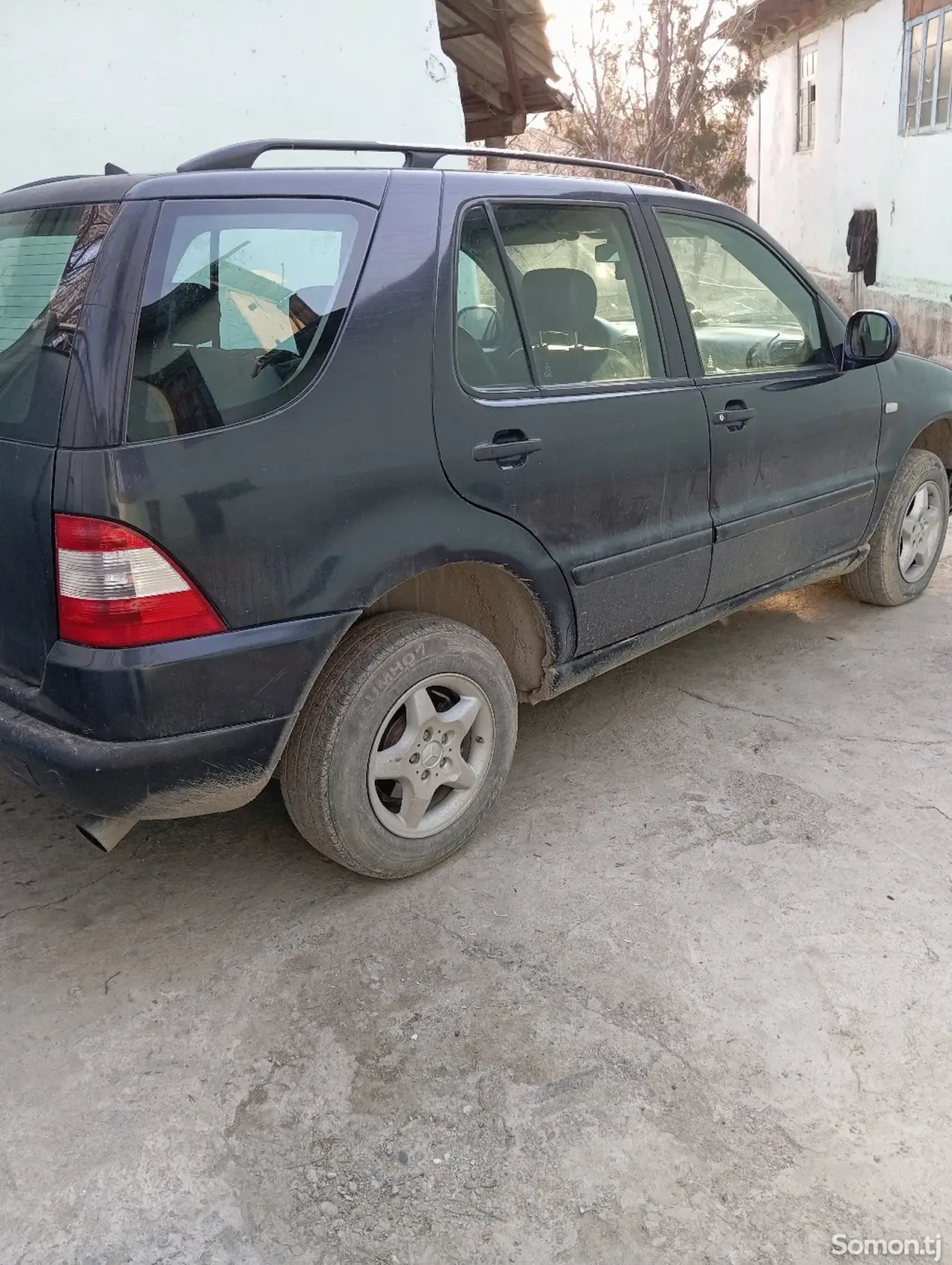 Mercedes-Benz ML class 2000 · 2.5 AT