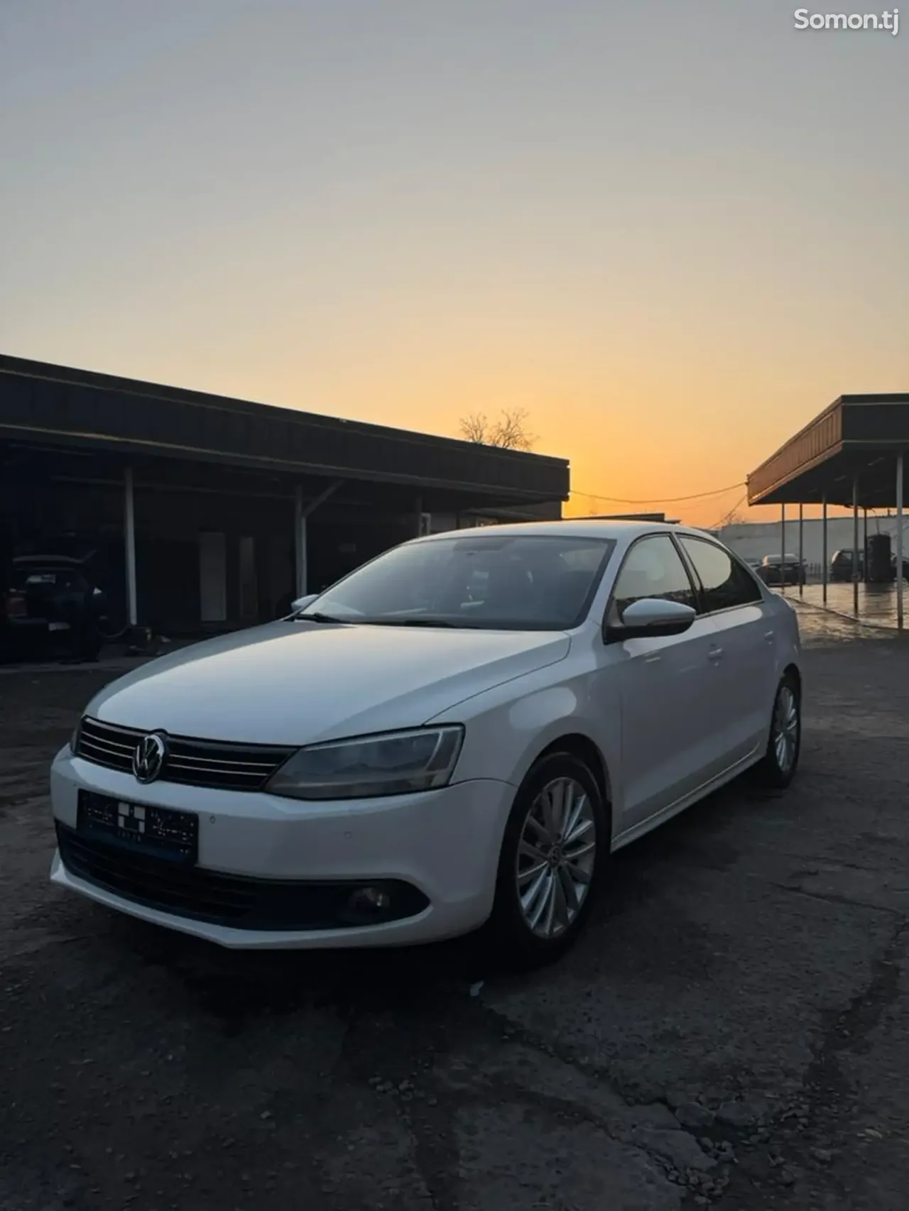 Volkswagen Jetta 2011 · 2.0 AT