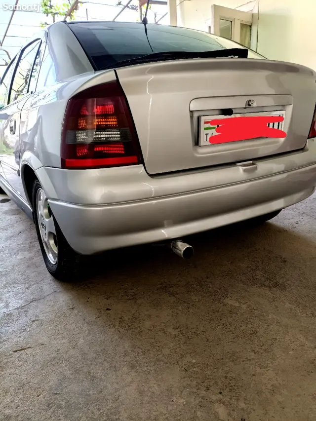Opel Astra G 2000 · 1.6 AT