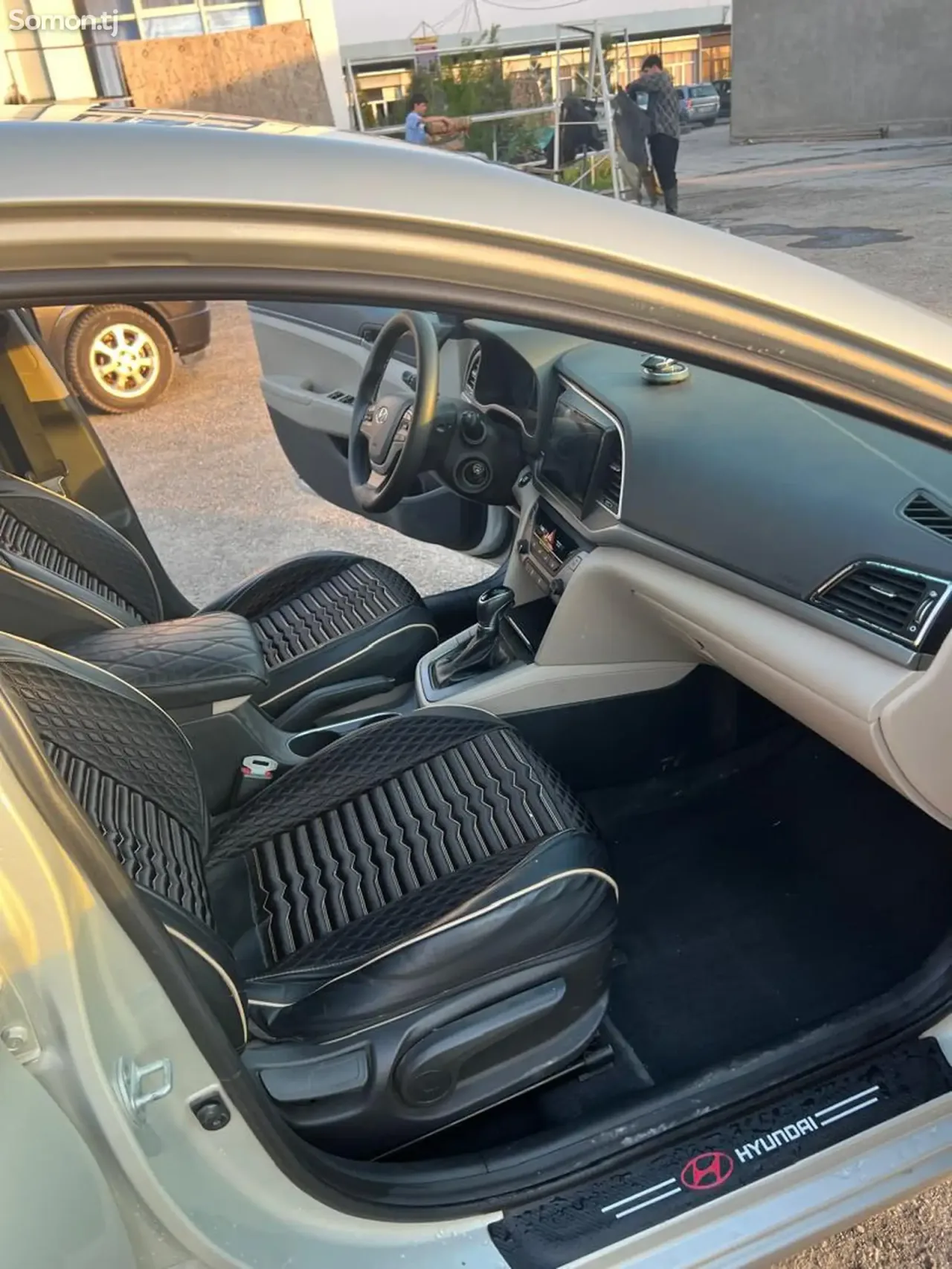 Hyundai Lantra 2016 · 2.0 AT