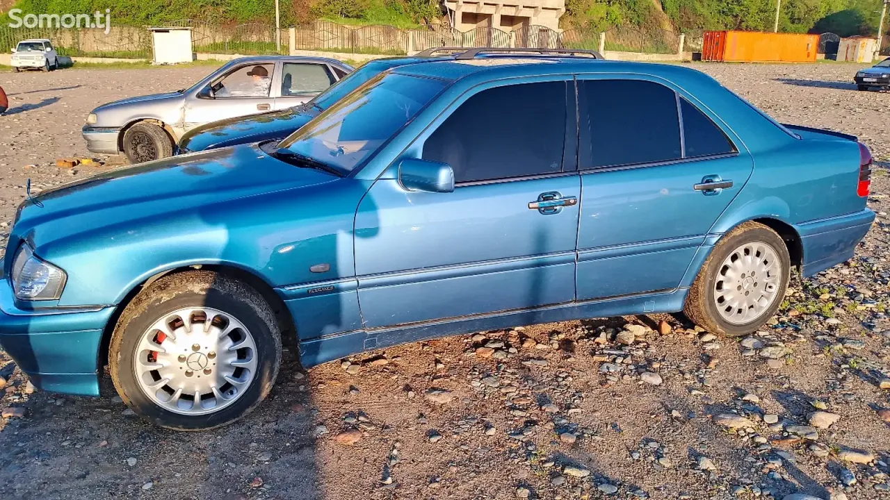 Mercedes-Benz C class 1999 · 2.2 MT
