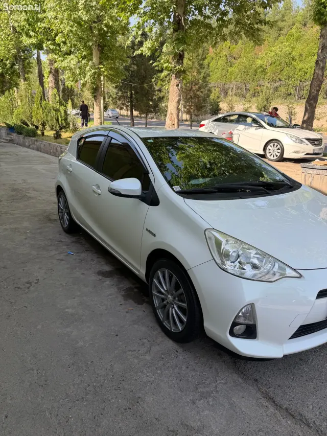 Toyota Aqua 2014 · 1.5 AT