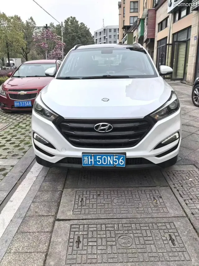 Hyundai Tucson 2016 · 1.6 AT