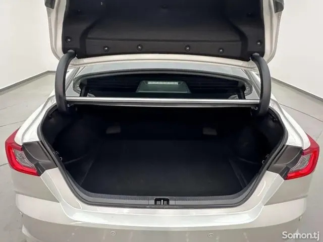 Toyota Camry 2024 · 2.0 AT