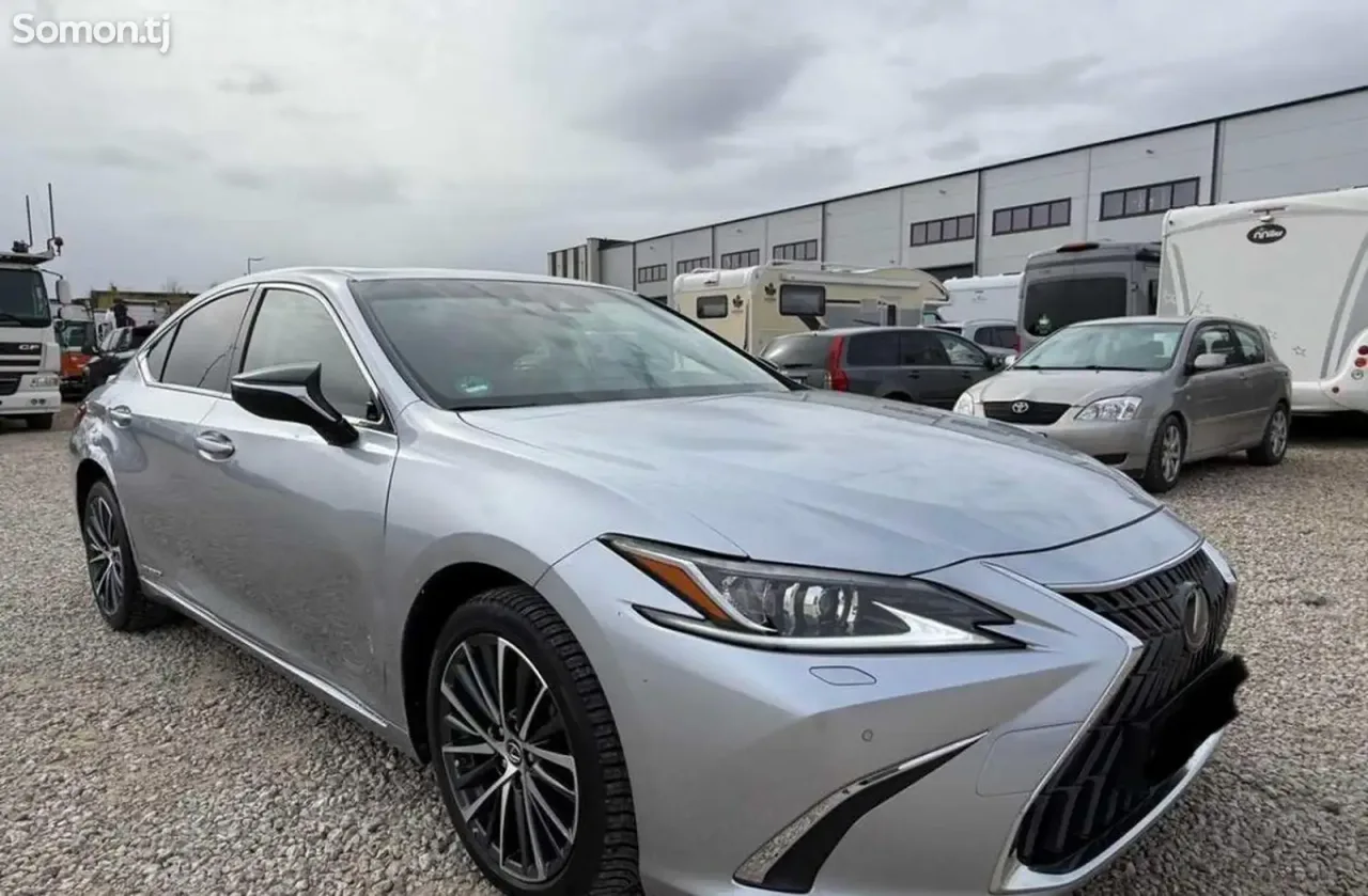 Lexus ES series 2024 · 3.0 AT