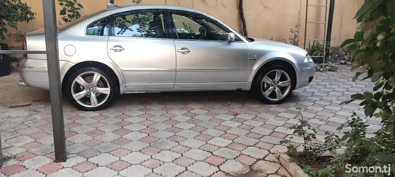 Volkswagen Passat 2003 · 1.8 MT
