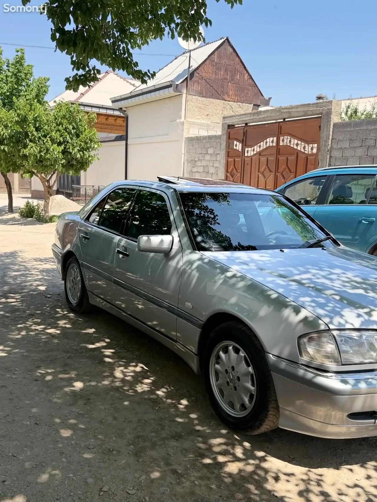 Mercedes-Benz C class 1999 · 2.4 AT