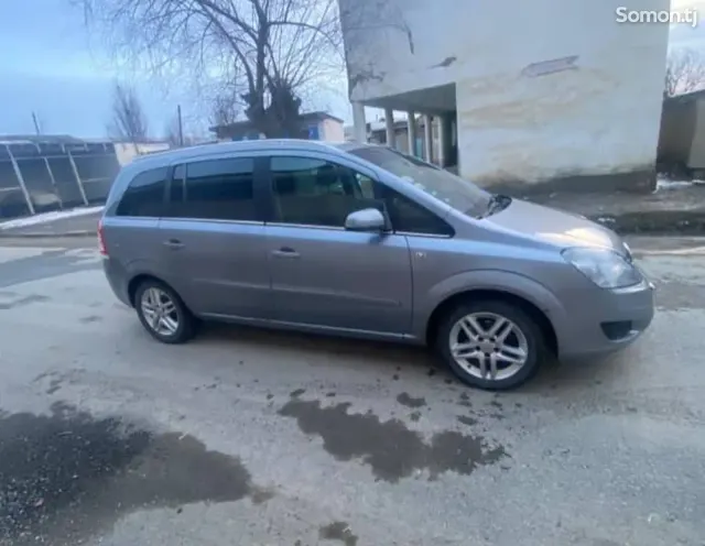 Opel Zafira 2009 · 1.6 MT