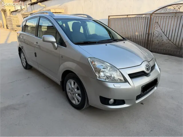 Toyota Corolla Verso 2008 · 2.2 MT