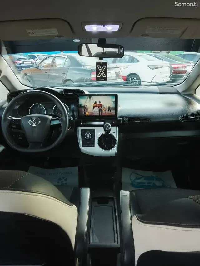 Toyota Wish 2015 · 1.8 AT