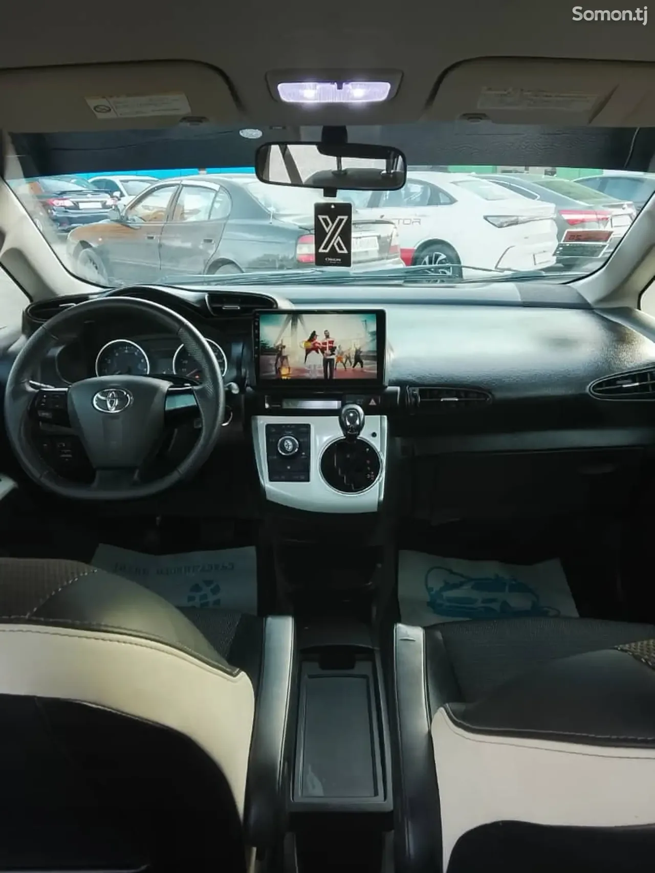 Toyota Wish 2015 · 1.8 AT