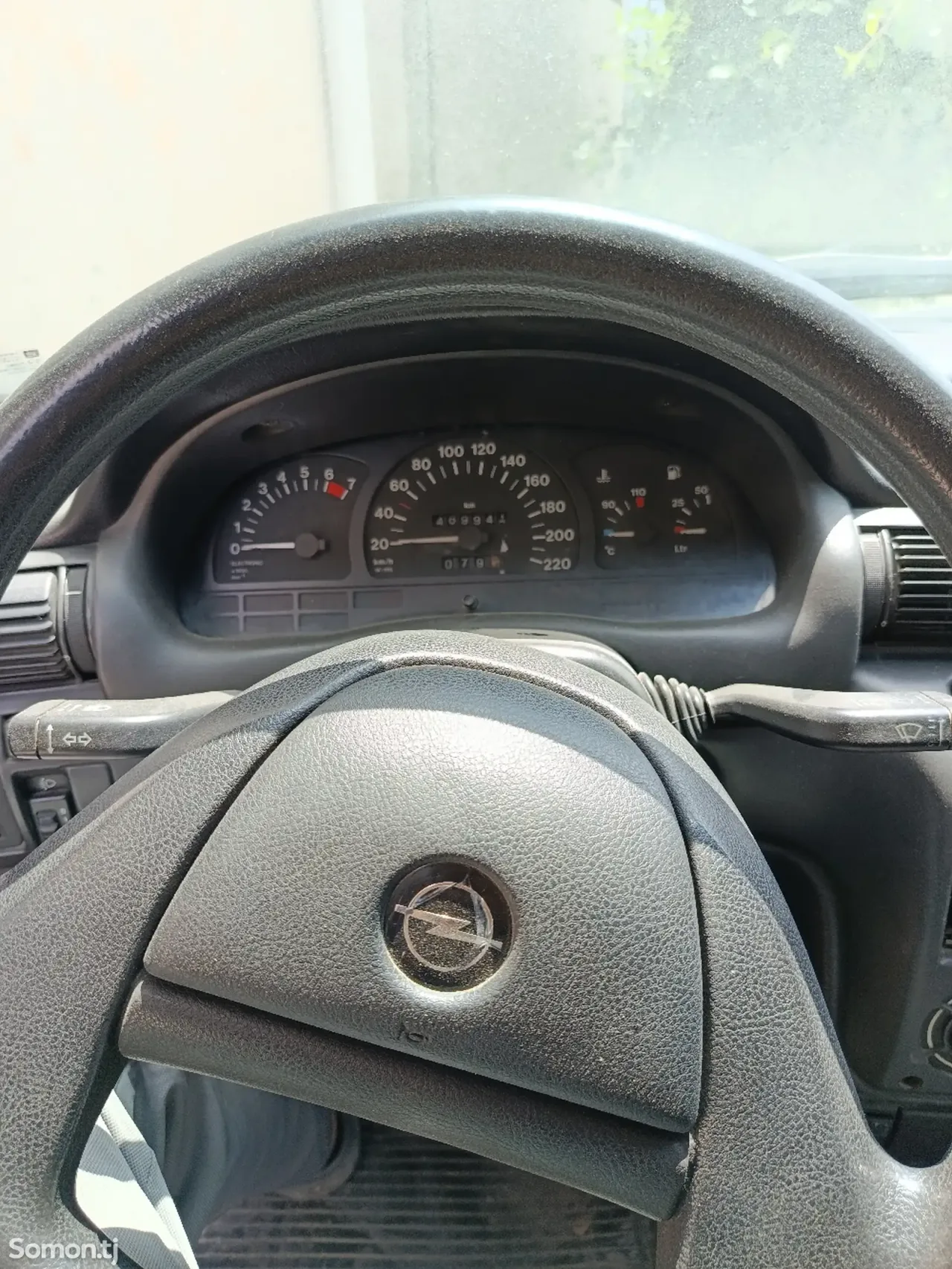 Opel Astra F 1993 · 1.6 MT