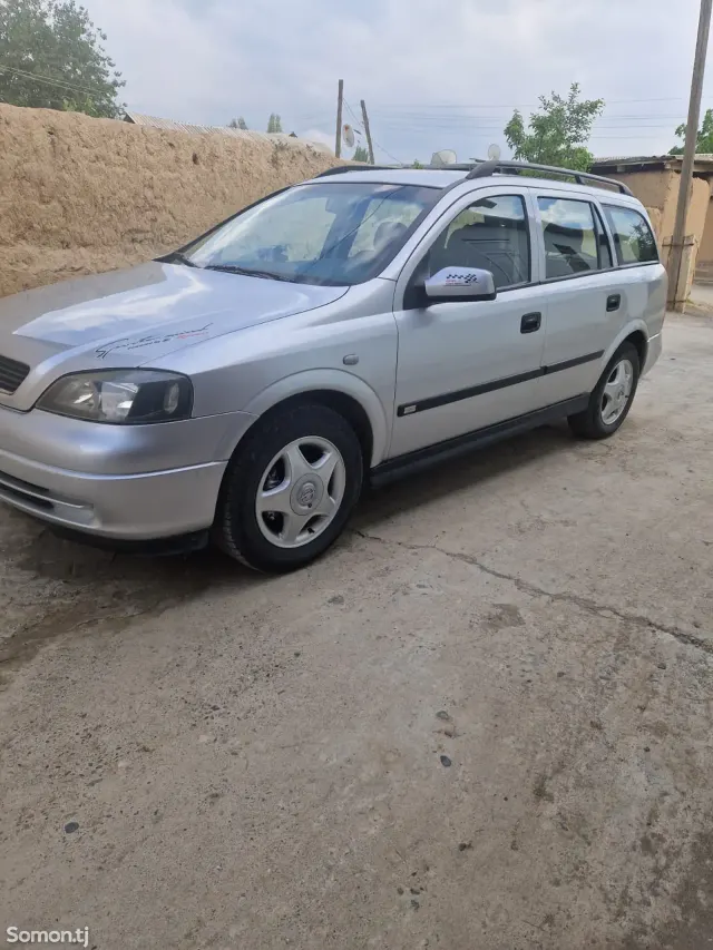 Opel Astra G 1999 · 1.6 MT