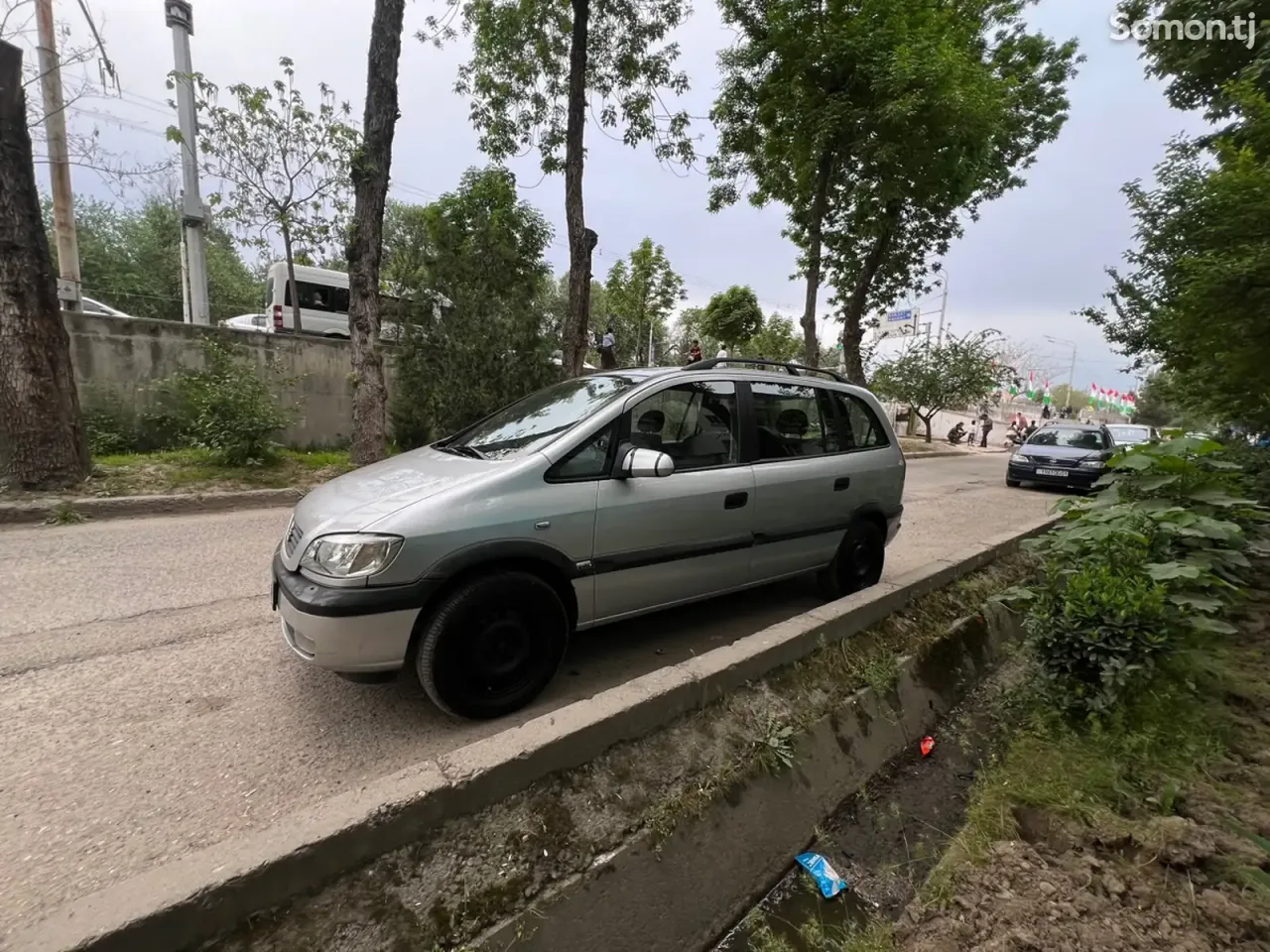 Opel Zafira 2000 · 1.8 MT
