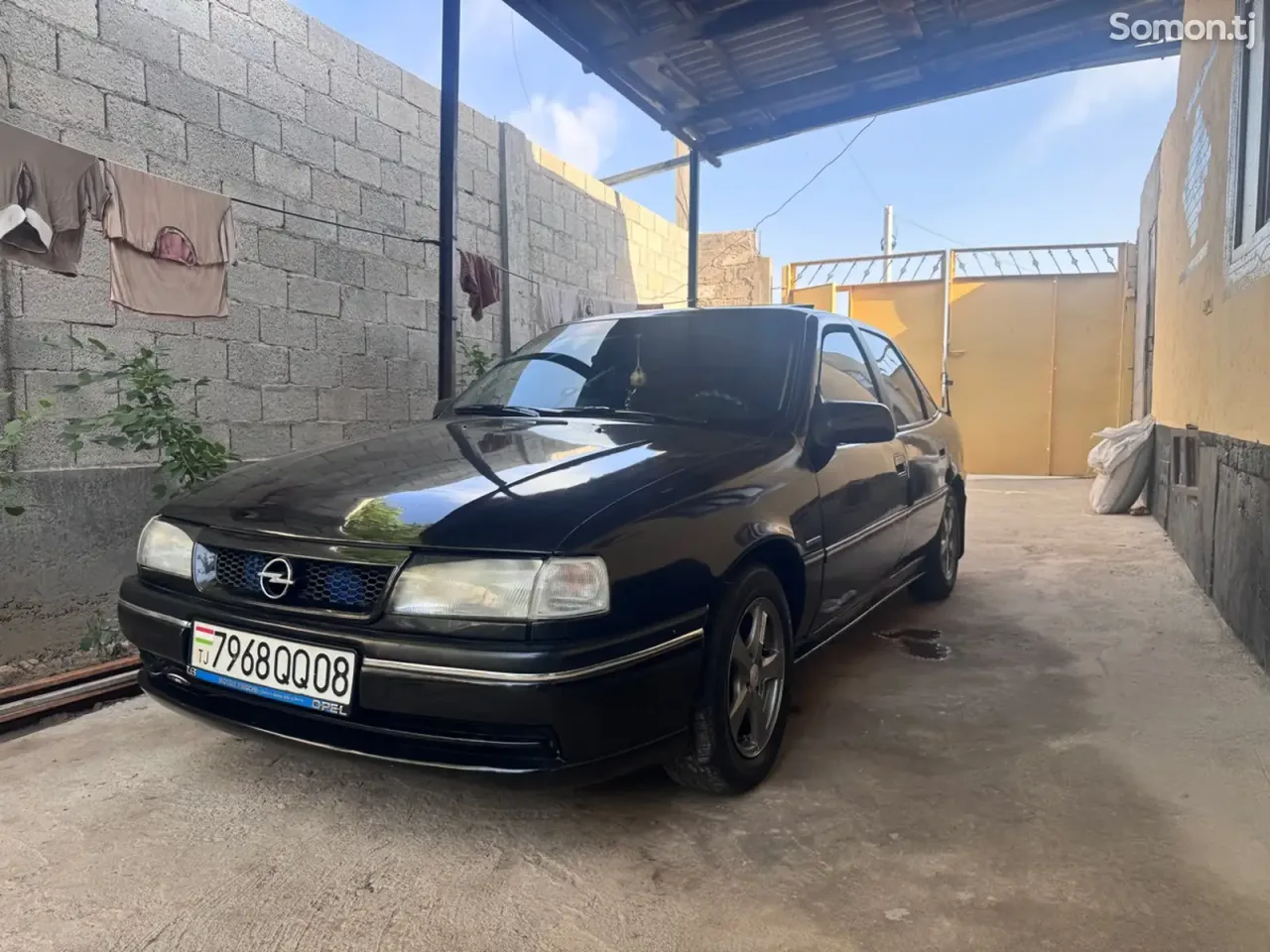 Opel Vectra A 1993 · 1.6 MT