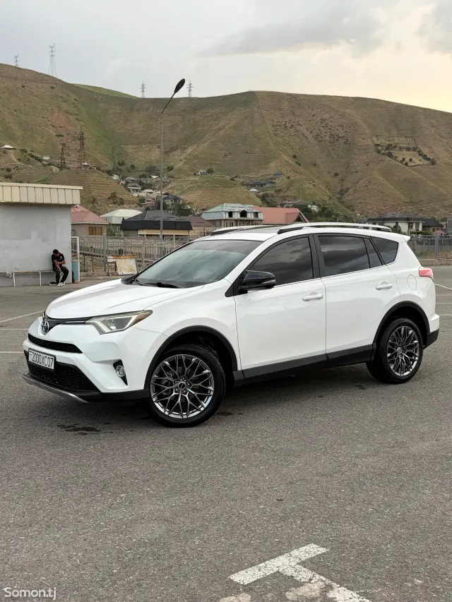 Toyota RAV 4 2014 · 2.5 AT