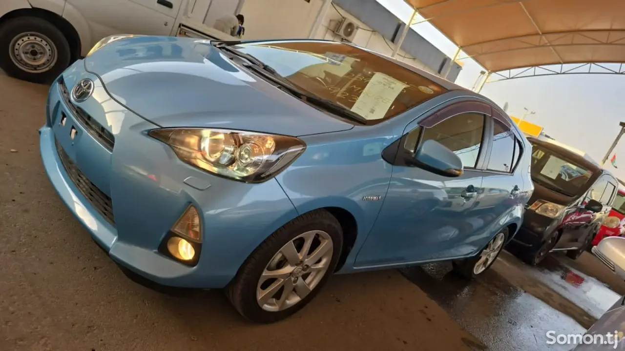 Toyota Aqua 2014 · 1.5 AT