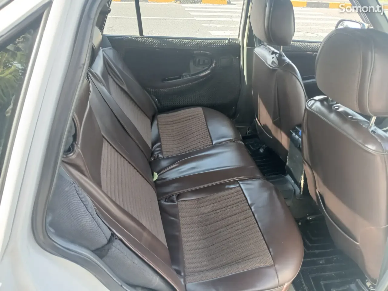 Daewoo Nexia 1995 · 1.6 MT
