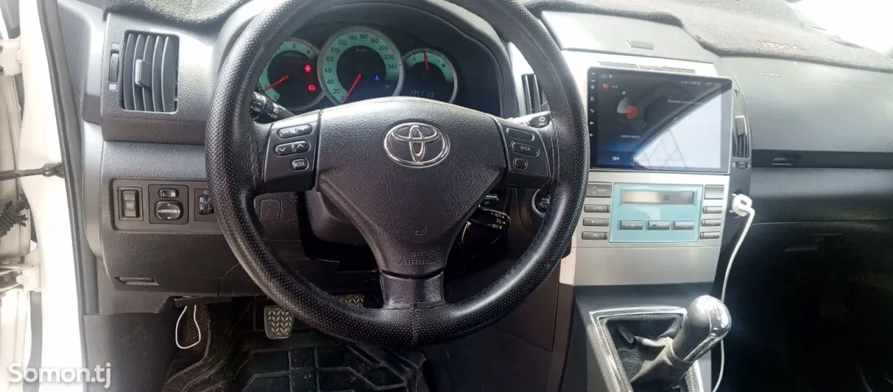 Toyota Verso 2008 · 2.2 MT