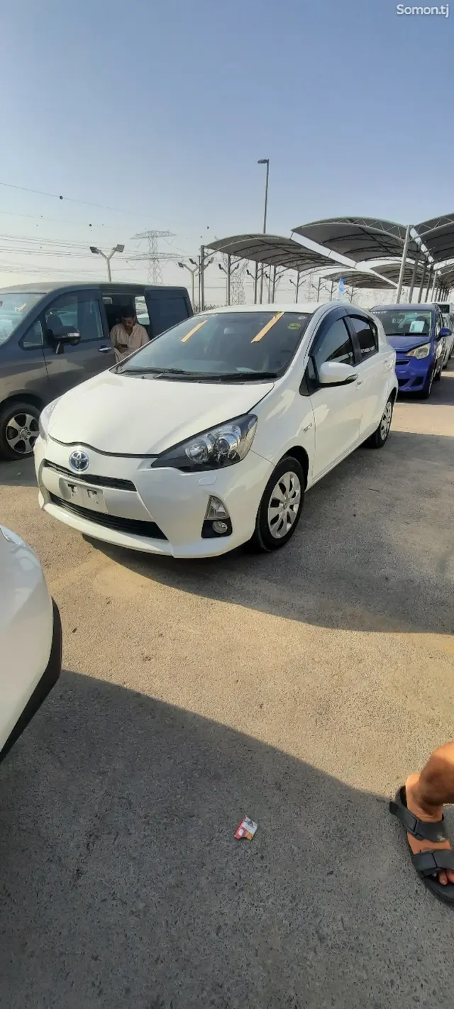 Toyota Aqua 2014 · 1.5 AT