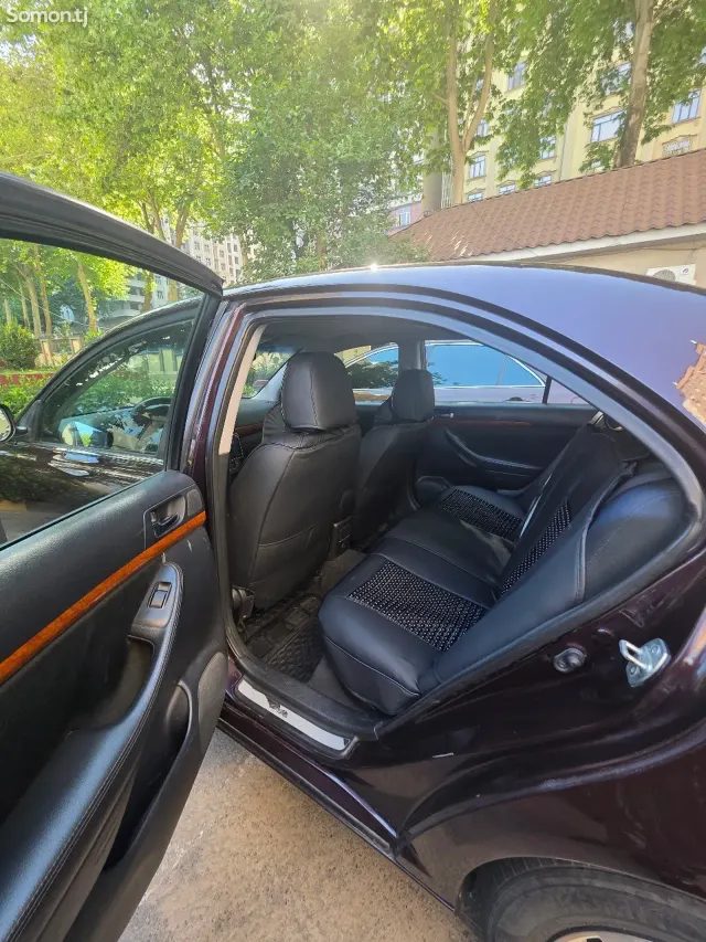 Toyota Avensis 2007 · 1.8 MT