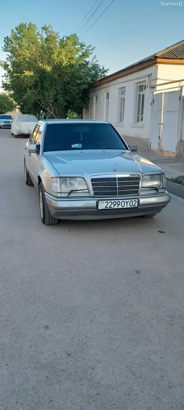 Mercedes-Benz W124 1994 · 2.0 AT