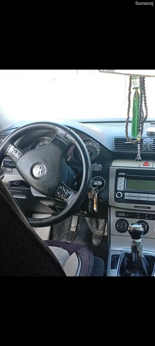 Volkswagen Passat 2007 · 2.0 MT