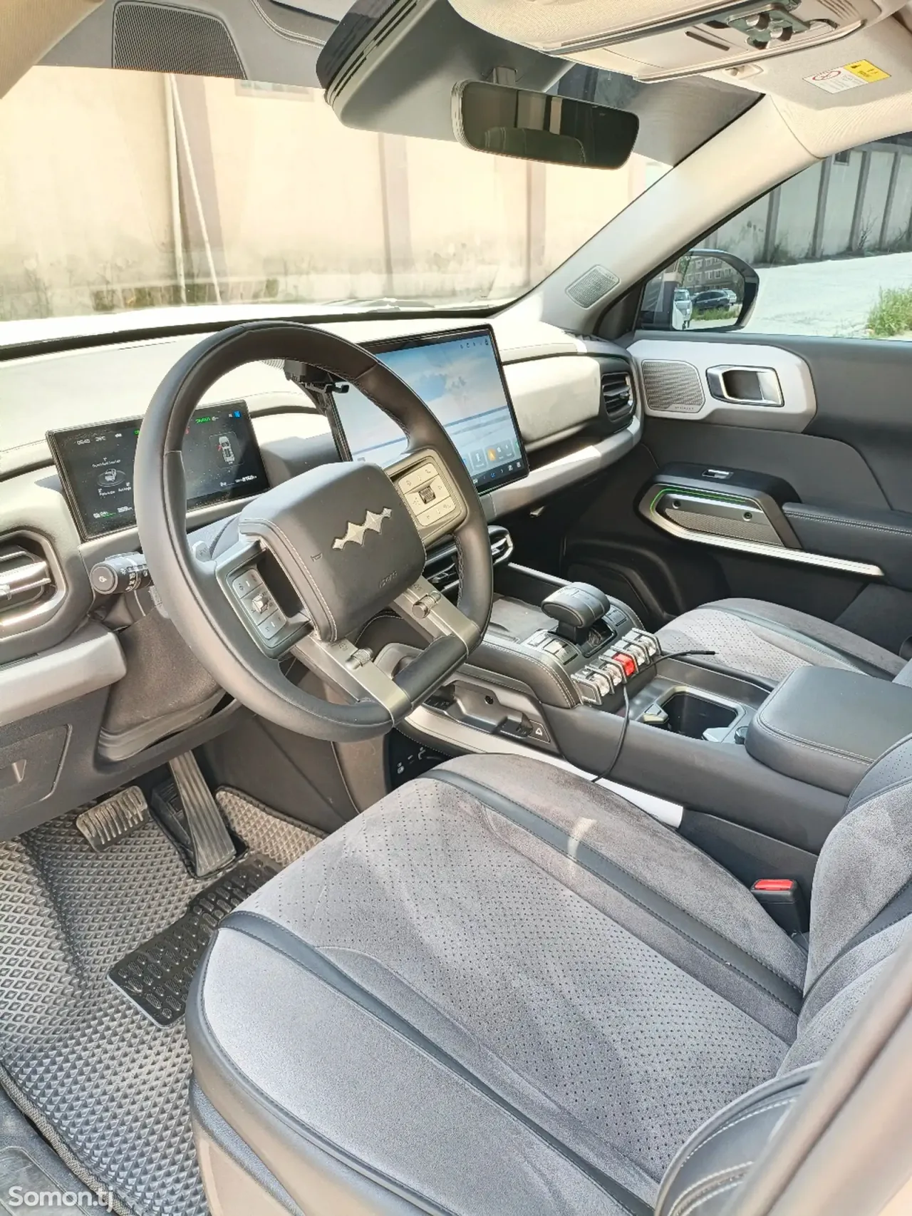 BYD Leopard 3 2025 · 4.9 AT