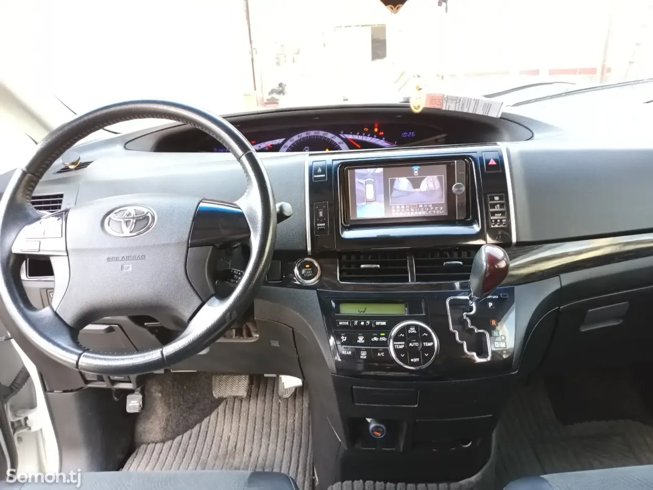 Toyota Estima 2015 · 2.4 AT