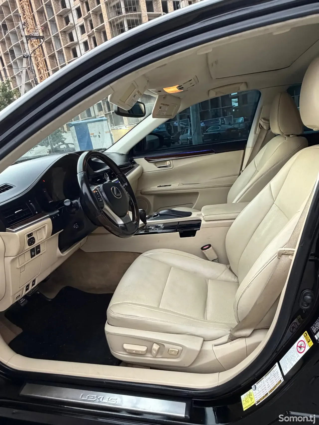 Lexus ES series 2014 · 3.5 AT